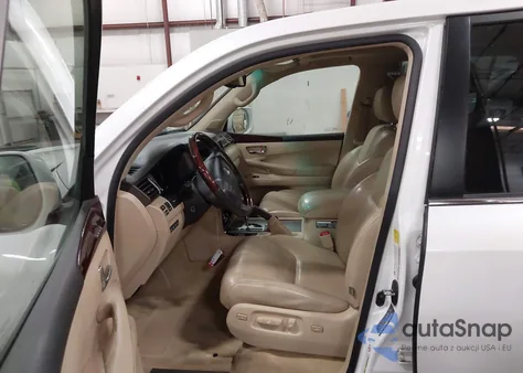 2011 Lexus Lx 570 z USA, uszkodzony, nr VIN JTJHY7AX9B4062490